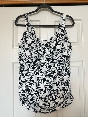 Lands’ End Black And White Floral Tankini Top